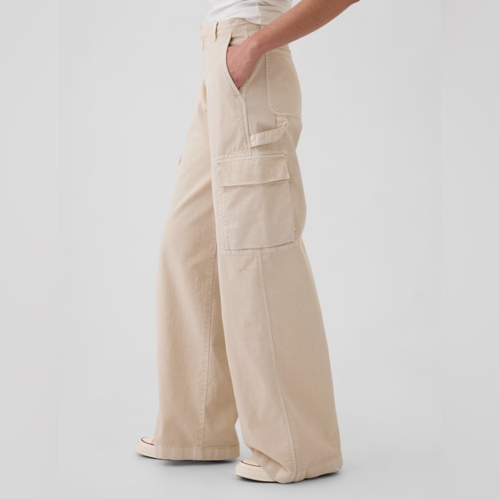 NWT GAP Mid Rise Cargo Baggy Khakis - Picture 3 of 6